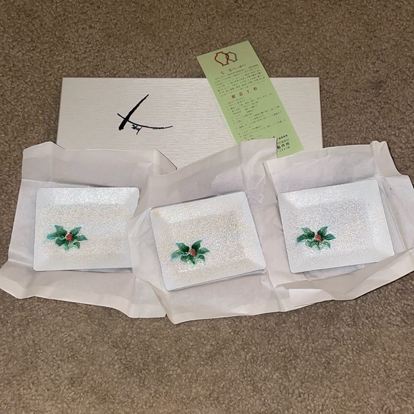 Vintage Japanese Cloisonne Serving Plate set of 3 - Holly Design - Picture 1 of 4